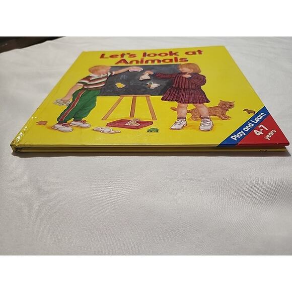 Lets Look At Animals Play & Learn 4-7 Years by Karen O'Callaghan - Picture 4 of 10